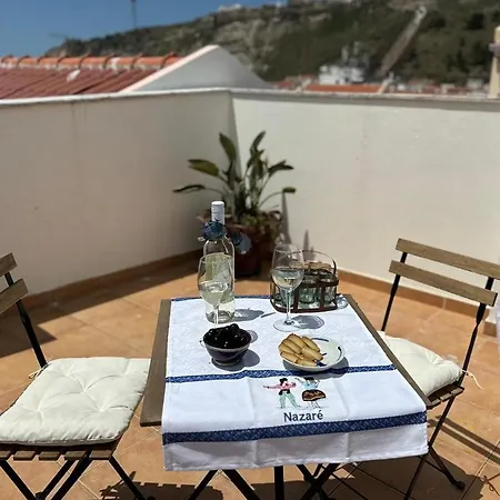 100 Meters From The Beach! Rua Da Paz Holiday home